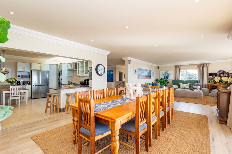 7 Bedroom Property for Sale in Beacon Isle Western Cape